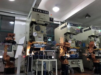 RB20\RB08搬运机器人配套冲压机构成成自动冲压产线